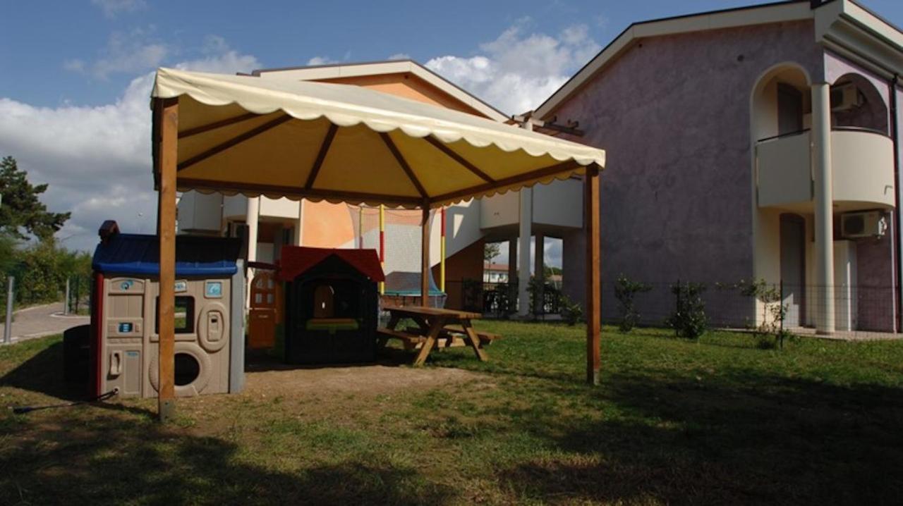 Apartment Village Escape With Garden And Fireplace Bibione